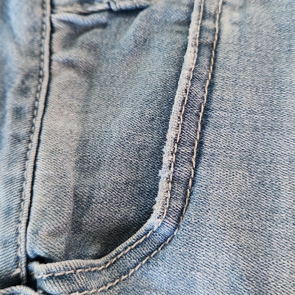 Earl Capri Jeans - Picture 4 of 8